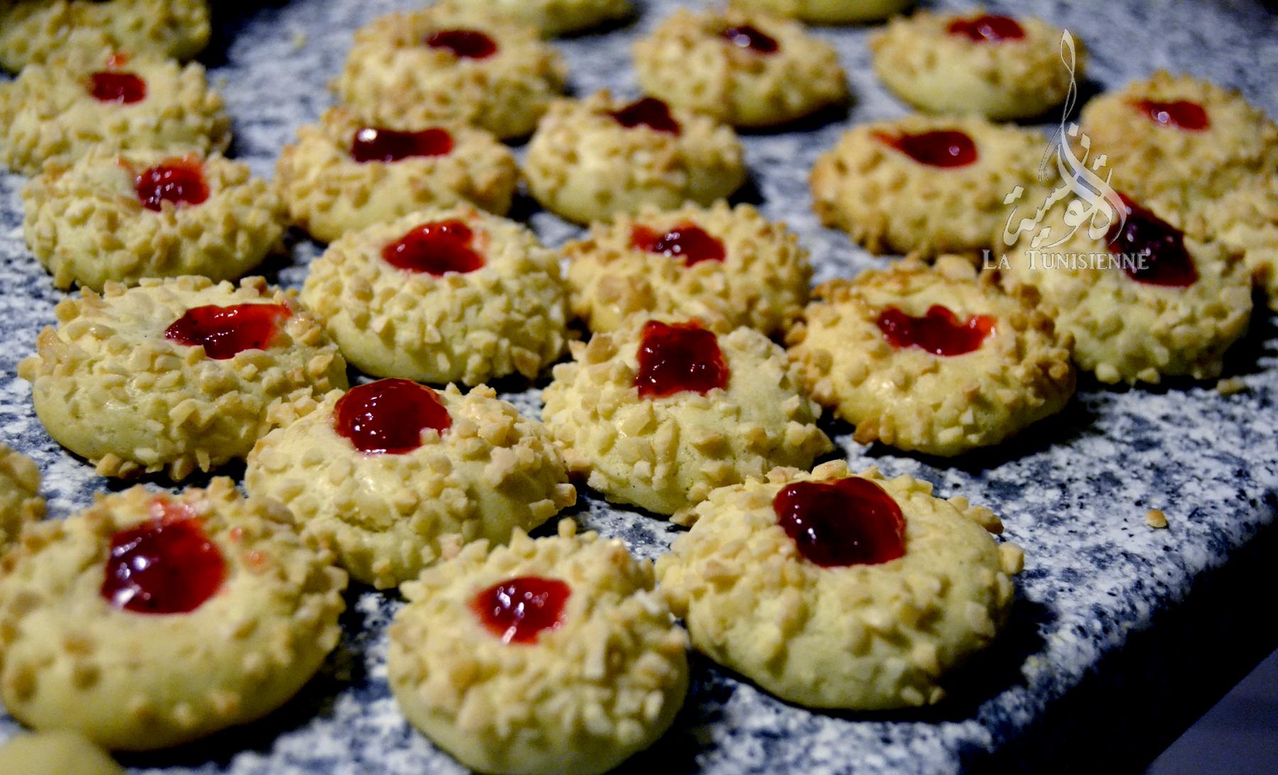 Petits Gateaux Faciles A La Confiture Et Aux Amandes La Tunisienne