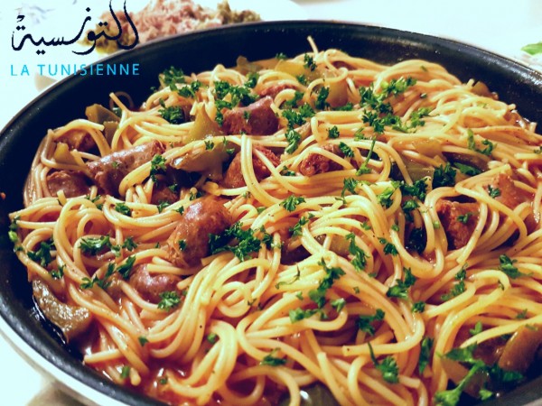 spaghetti aux merguez à la tunisienne façon one pot pasta